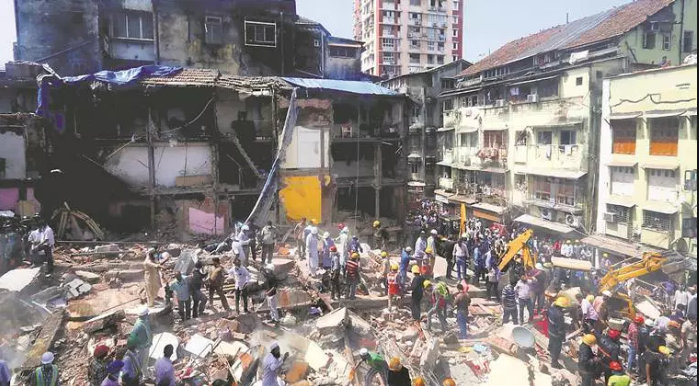मुंबई में महाडा की चार मंजिला रिहायशी इमारत गिरी, 12 की मौत