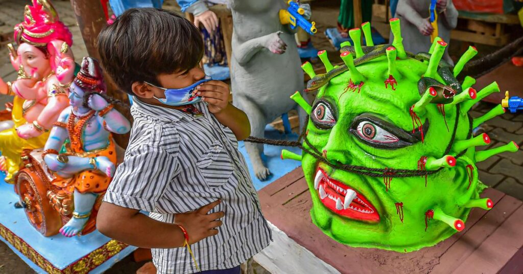 कोरोना वायरस: त्योहारों की वजह से संक्रमण के मामलों में बड़े उछाल की आशंका