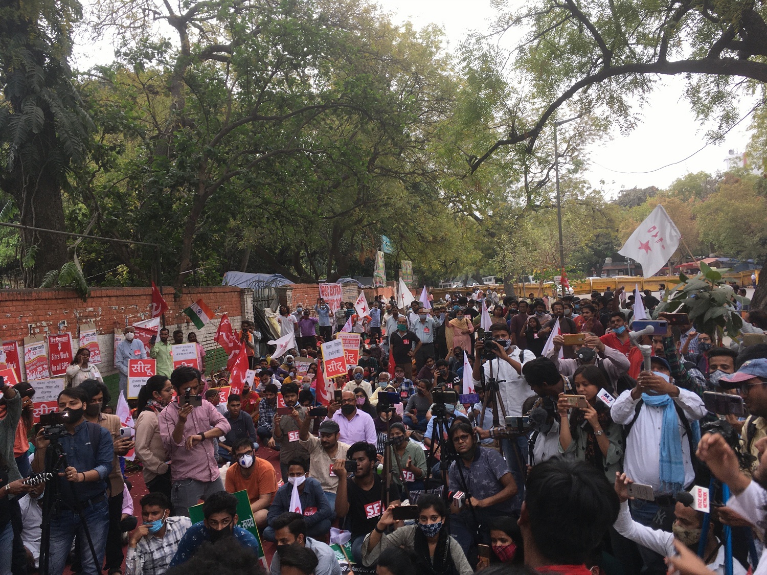 दिल्ली: छात्र, युवा और मज़दूरों ने बेरोज़गारी के ख़िलाफ़ किया संयुक्त प्रदर्शन