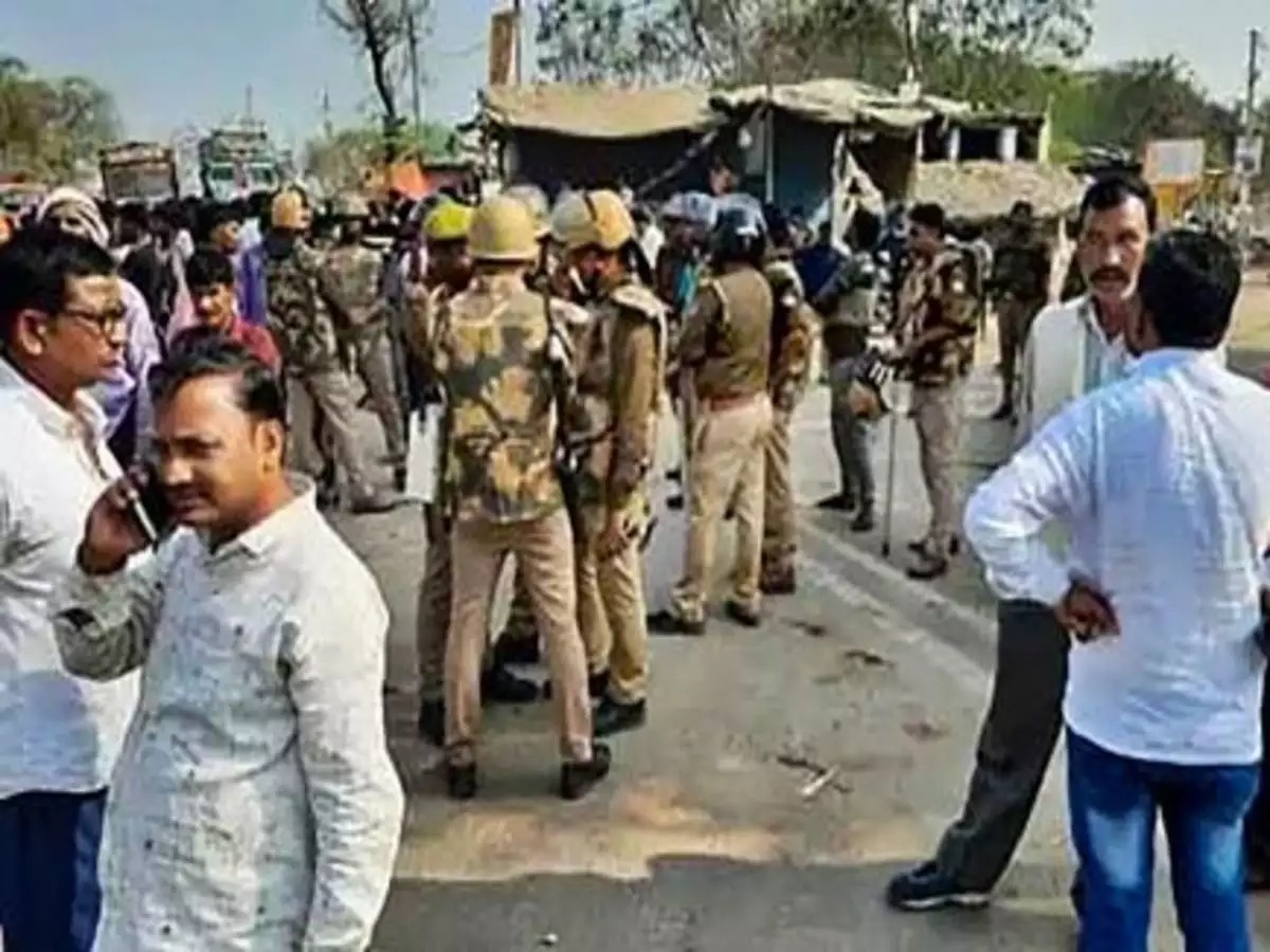 कानपुर: गैंगरेप पीड़िता के पिता की मौत ने फिर पुलिस-प्रशासन को कटघरे में खड़ा कर दिया है!