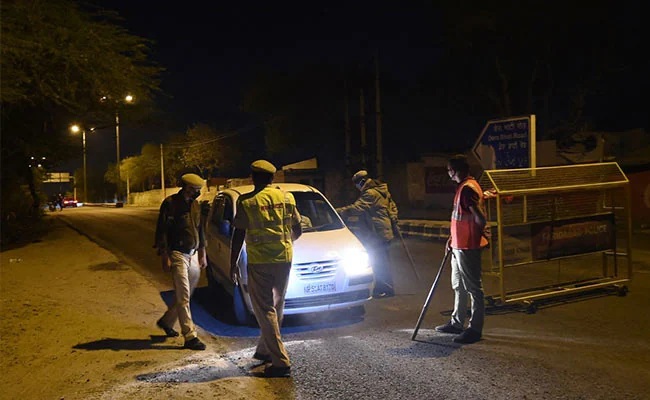 कोरोना संकट: दिल्ली में 30 अप्रैल तक रात 10 बजे से सुबह 5 बजे तक का कर्फ़्यू
