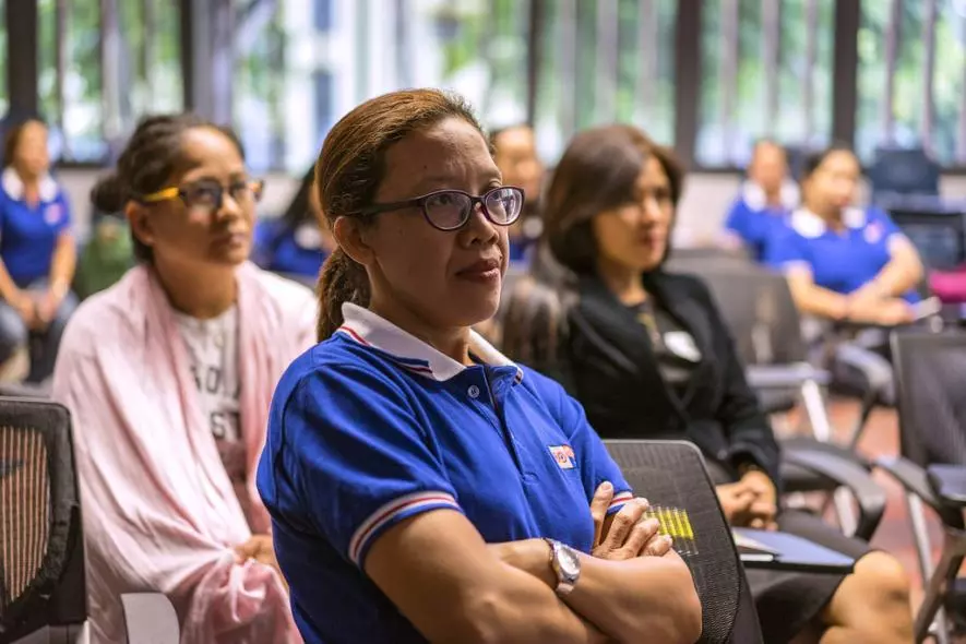 महामारी के दौरान समाज को एकजुट रखतीं प्रवासी महिलाएं