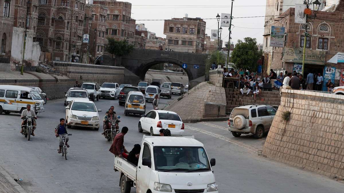 हाउथी और सरकार समर्थक सैनिकों के बीच यमन के मारिब में लड़ाई तेज़