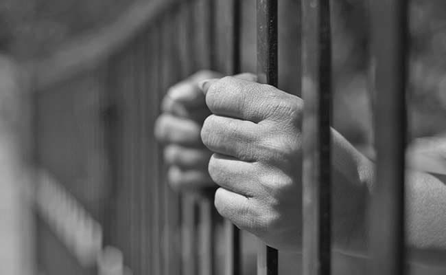 केरल : कोरोना के बढ़ते मामलों के कारण कैदियों को मिलेगी राहत