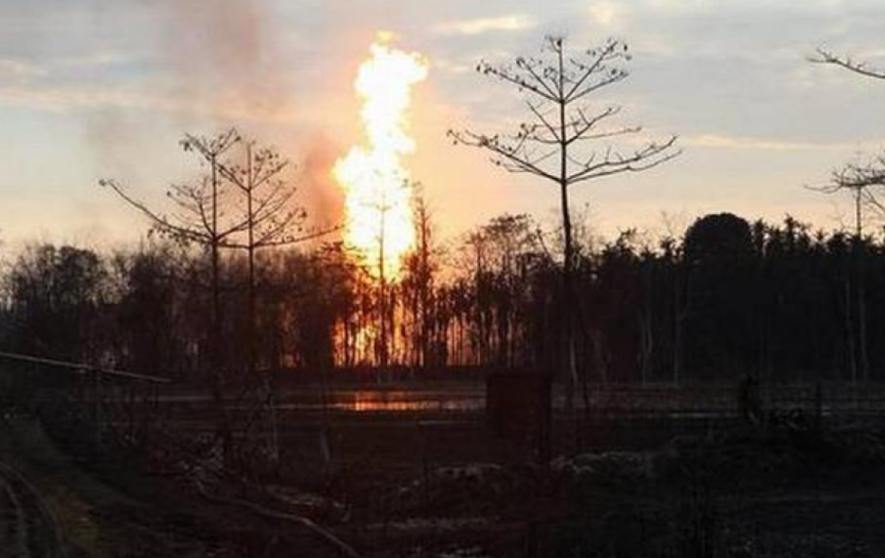 बाघजान: तेल के कुंए में आग के साल भर बाद भी मुआवज़ा न मिलने से तनाव गहराया 