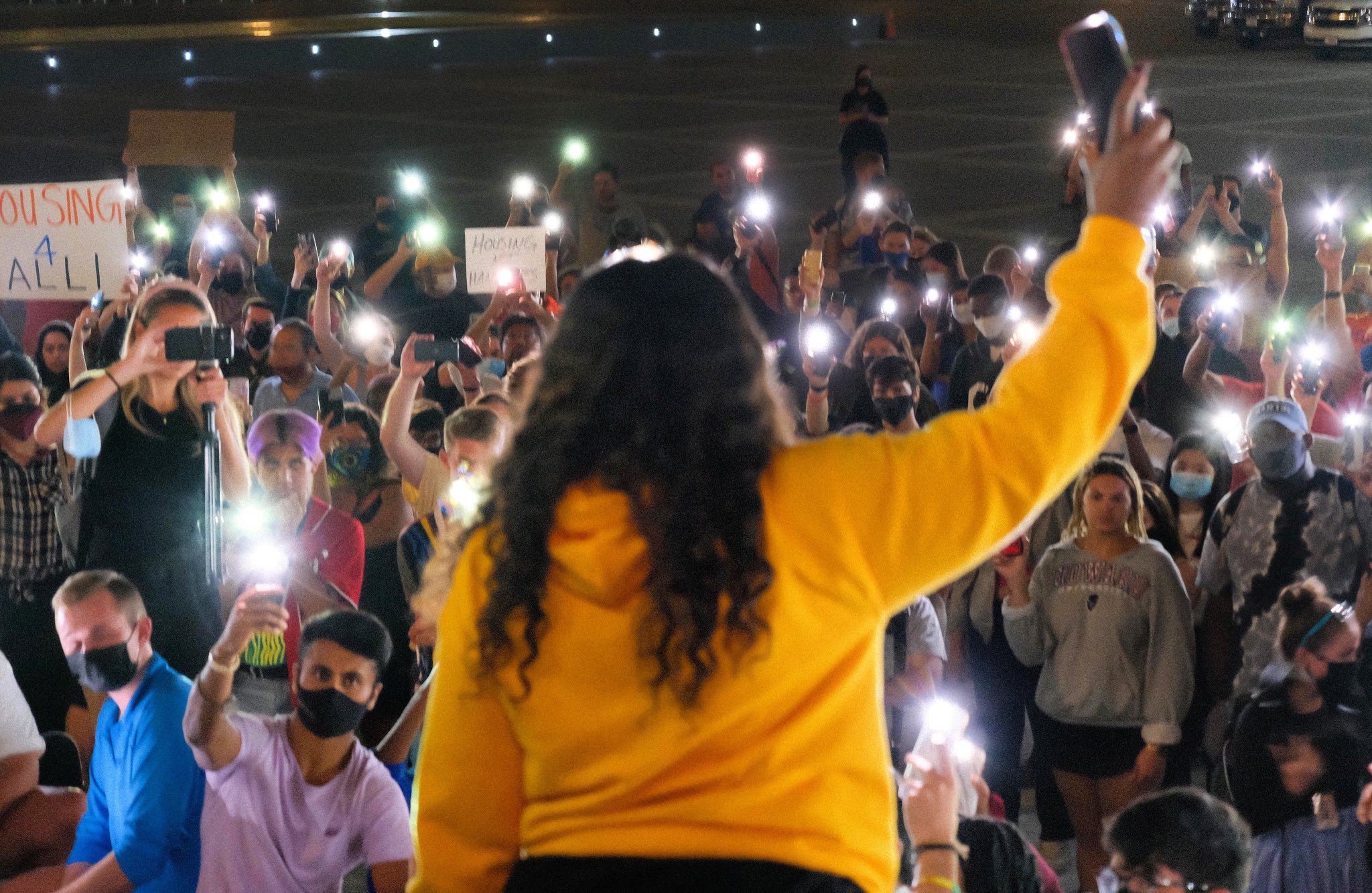 विरोध प्रदर्शन ने बाइडेन को नया एविक्शन बैन लागू करने के लिए मजबूर किया