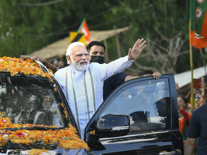 ख़बरों के आगे-पीछे : 'गुजरात के प्रधानमंत्री’ नरेंद्र मोदी!