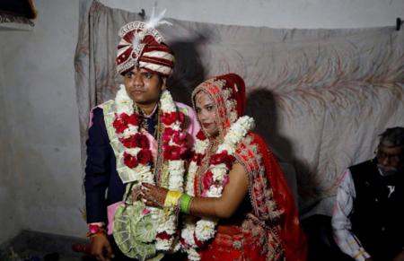 muslim help hindu wedding.jpg