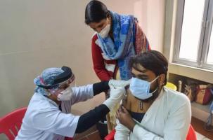 एमपी: रिपोर्ट दर्शाती है कि 1.37 लाख कोवैक्सीन लाभार्थियों के पास एक ही मोबाइल नंबर था, जबकि 9000 ग़लत पते पाए गए हैं