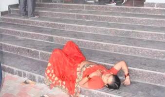 कोविड-19 : मप्र में 94% आईसीयू और 87% ऑक्सीजन बेड भरे, अस्पतालों के गेट पर दम तोड़ रहे मरीज़