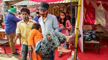 कोरोना का क़हर अब गाँवों की तरफ़!