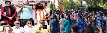  मुस्लिम विरोधी नारेबाजी: छात्र-नौजवानों का विरोध प्रदर्शन; अदालत ने भाजपा नेता सहित 6 को न्यायिक हिरासत में भेजा 
