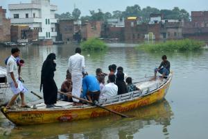 EXCLUSIVE: "बनारस में बाढ़ नहीं, ये कराहती गंगा के आंसू हैं"