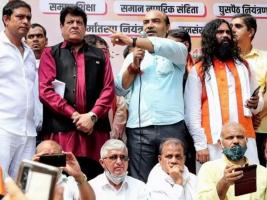 मुस्लिम विरोधी नारे: पुलिस ने 6 लोगों को हिरासत में लिया लेकिन उठ रहे है गंभीर सवाल- पुलिस क्यों बनी रही मूकदर्शक!