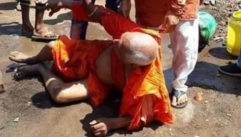 Swami Agnivesh Thrashed