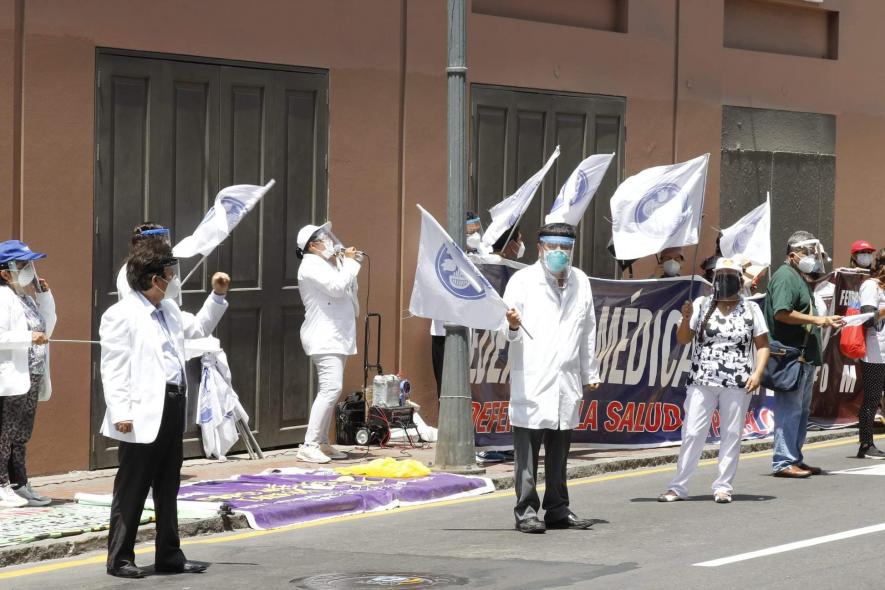 पेरू के स्वास्थ्य कर्मचारियों की हड़ताल ने तीसरे सप्ताह में प्रवेश किया