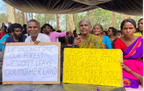 कर्नाटक : 6000 से ज़्यादा जेनु कुरुबा आदिवासियों ने टाइगर रिज़र्व के ख़िलाफ़ प्रदर्शन शुरू किया
