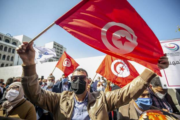 ट्यूनीशियाई सुरक्षा बलों ने बेरोज़गारी को लेकर हुए विरोध पर हिंसक कार्रवाई की
