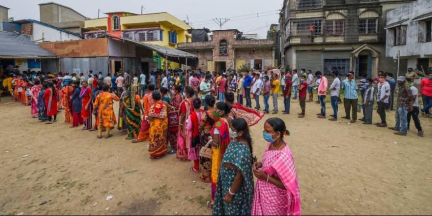 बंगाल चुनाव: छठे चरण में हिंसा की छिटपुट घटनाओं के बीच 79 फ़ीसदी मतदान