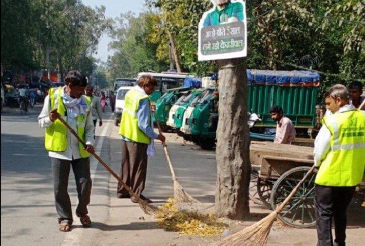 दिल्ली नगर निगमों और सरकार की लापरवाही से रोज़ जा रही हैं सफाई कर्मियों की जान: एसकेयू