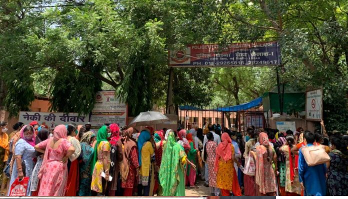दिल्ली : लॉकडाउन के 50 दिन बाद जागी सरकार, 5 जून से बिना राशन कार्ड वाले ज़रूरतमंद लोगों को देगी नि:शुल्क राशन