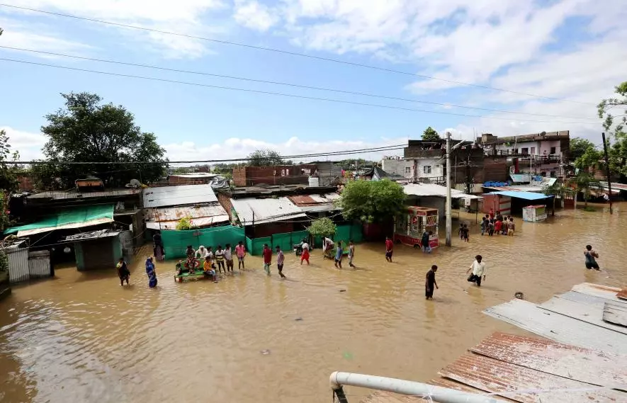 यूपी: फिर मंडराया बाढ़ का ख़तरा, कई ज़िले हर साल होते हैं बुरी तरह प्रभावित, ग्रामीण झेलते हैं विस्थापन का दर्द