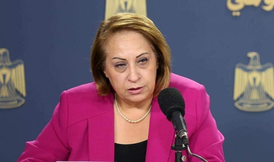 इज़रायली सैनिकों ने फ़िलिस्तीनी डॉक्टर शथा ओदेह को छापेमारी में उनके घर से हिरासत में लिया