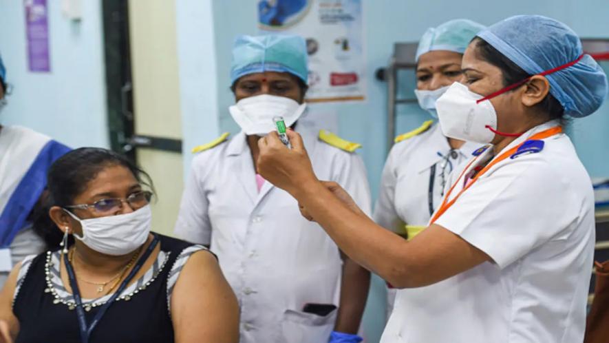 भारत में कोविड-19 टीकाकरण की रफ़्तार धीमी, घरेलू उत्पादन बढ़ाने की ज़रूरत 