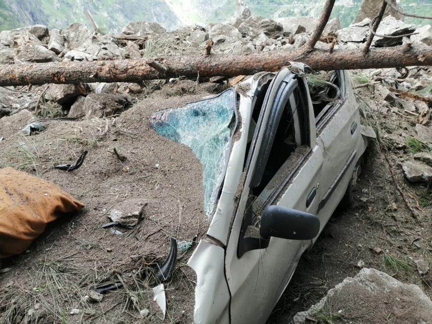 हिमांचल प्रदेश में बढ़ते भूस्खलन की वजह क्या है? लोग सड़कों का विरोध क्यों कर रहे हैं?