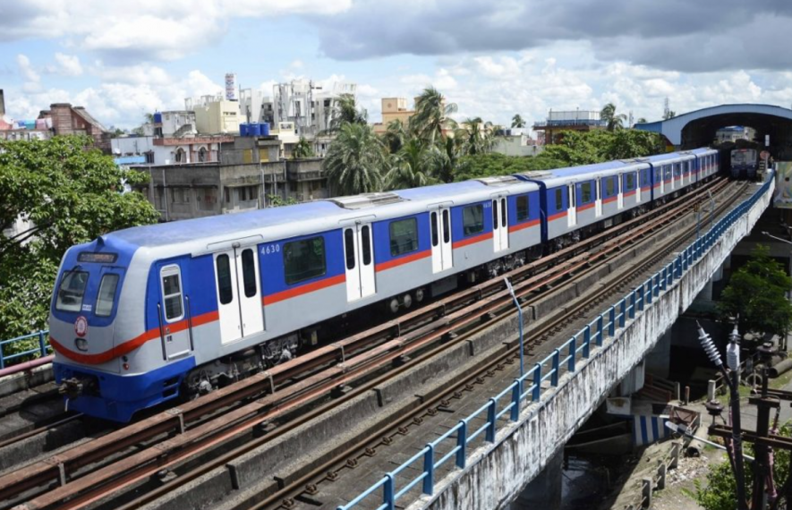 कोलकाता मेट्रो ने 2500 से अधिक अस्थायी कर्मचारियों की छंटनी की