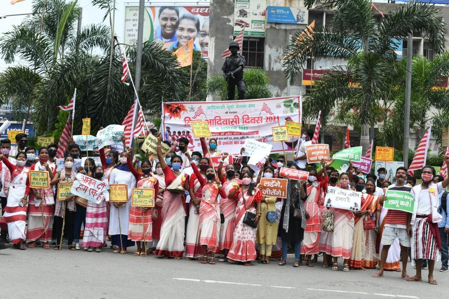 विश्व आदिवासी दिवस पर उठी मांग, ‘पेसा कानून’ की नियमावली जल्द बनाये झारखंड सरकार