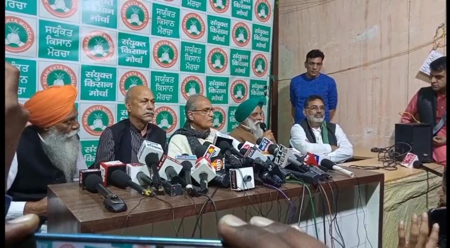 किसान आंदोलन: केंद्र ने किसानों को भेजा प्रस्ताव, मोर्चे ने मांगा स्पष्टीकरण, सिंघु बॉर्डर पर अहम बैठक