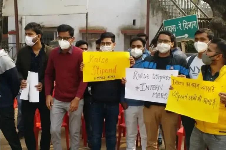 Bihar: Junior doctors' strike 