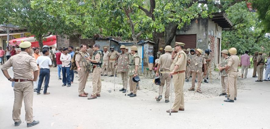 यूपी के बनारस में मोहर्रम के जुलूस को लेकर दो पक्षों में भिडंत, बरेली में भी टकराव