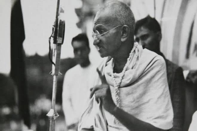 mahatma gandhi itwaar ki kavita