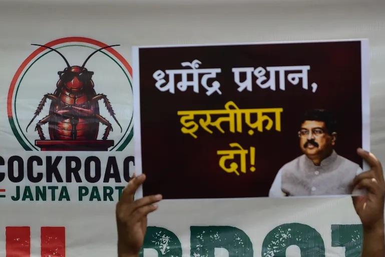 COCKROACH Protest