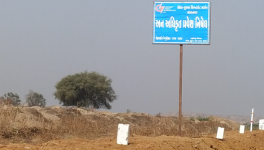  बादी गांव में एक किसान की भूमि पर लगा बोर्ड जिसमें लिखा है 'आज्ञा के बिना प्रवेश निषेध’।