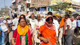  बिहार में पहले और दूसरे दौर के लिए चुनाव प्रचार  तेज़ हो गया है। दीघा विधानसभा में प्रचार करती महागठबंधन उम्मीदवार शशि यादव।