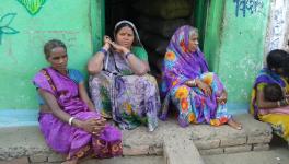 देश में विशेषकर उत्तर भारत के कई राज्यों में किसान परिवार की ज़्यादातर महिलाएं कृषि कार्यों से सीधे जुड़े होने के बावजूद किसान आंदोलनों से दूर रही हैं। फाइल फोटो: शिरीष खरे