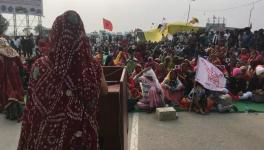 गणतंत्र दिवस की ट्रैक्टर परेड पर टिकी नज़रें, राजस्थान-हरियाणा सीमा पर महिलाओं ने किया प्रदर्शन का नेतृत्व