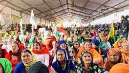 सिंघु बॉर्डर पर महिला किसानों की गोलबंदी।