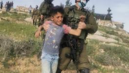 इज़रायली सेना ने क़ब्ज़े वाले वेस्ट बैंक में  फ़िलिस्तीनी बच्चों को हिरासत में लिया