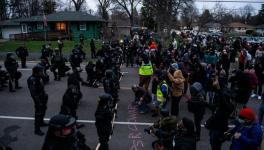अमेरिकाः पुलिस की गोलीबारी से लोग नाराज़, किया विरोध प्रदर्शन