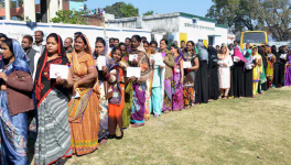 कोरोना माहमारी के बीच बंगाल में पांचवें चरण और कई राज्यों में उपचुनाव के लिए मतदान