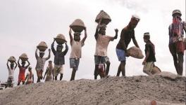 वैश्विक महामारी के दौर में मजदूर विरोधी नीतियों को तेजी से आगे बढ़ाती सरकार