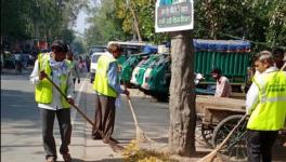 दिल्ली नगर निगमों और सरकार की लापरवाही से रोज़ जा रही हैं सफाई कर्मियों की जान: एसकेयू