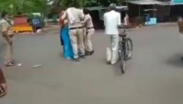 मध्य प्रदेश : मास्क नहीं पहनने पर पुलिस ने सड़क पर की महिला की पिटाई