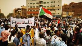 सूडान में प्रदर्शनकारियों ने सैन्य नरसंहार की दूसरी बरसी मनाई, न्याय की मांग की
