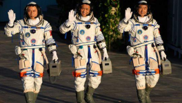 चीन के स्पेस स्टेशन से एस्ट्रोनॉट पहली बार अंतरिक्ष में पैदल चले
