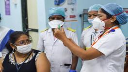 भारत में कोविड-19 टीकाकरण की रफ़्तार धीमी, घरेलू उत्पादन बढ़ाने की ज़रूरत 